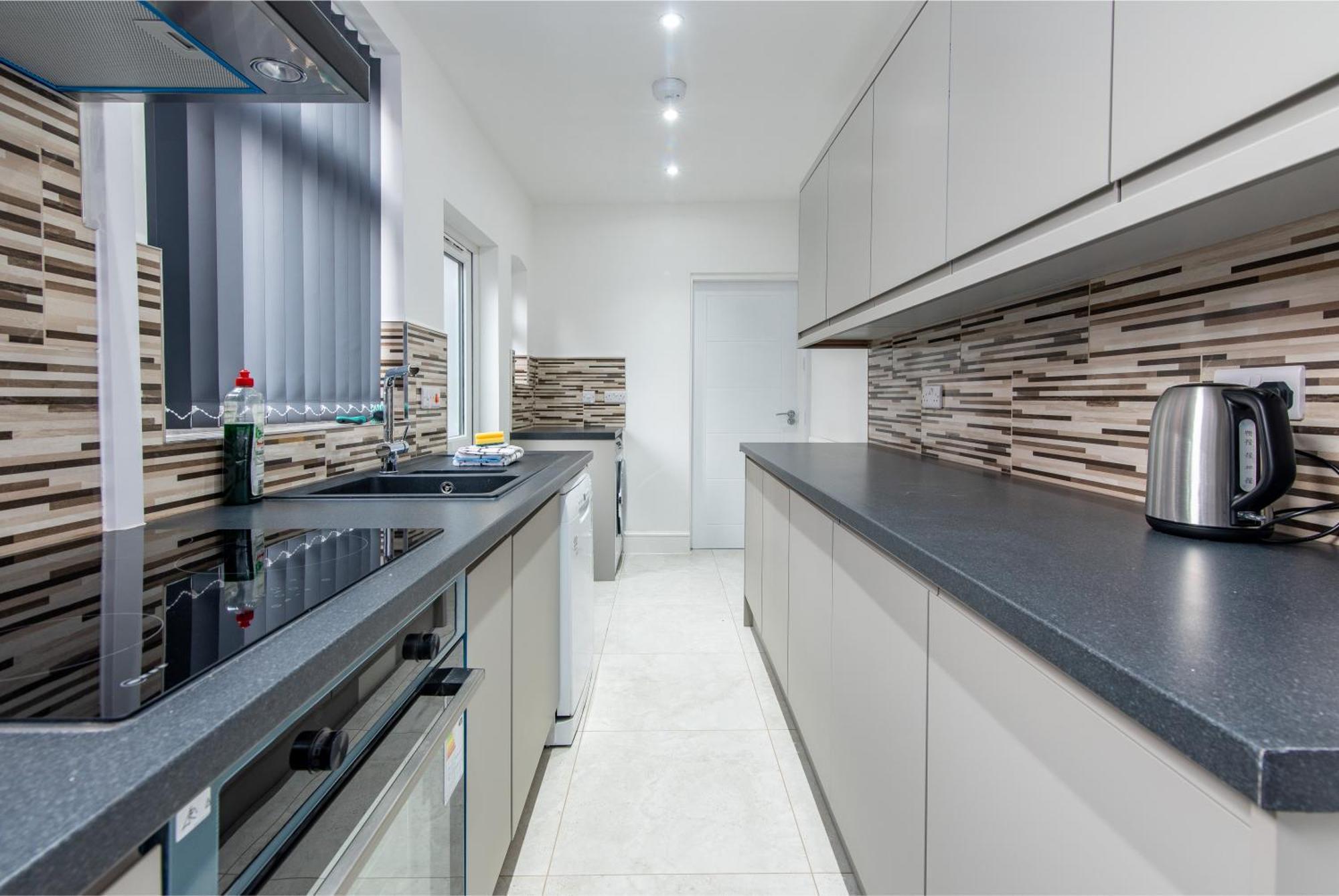 2 Bedroom House In The Heart Of Лестър Екстериор снимка